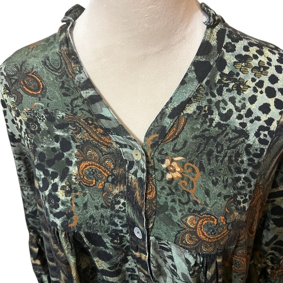 Gigi Made in Italy Animal Print Shirt/Dress PTP 23 Length 32 - Picture 2 of 5